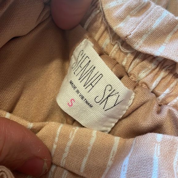 •SIENNA SKY•PINK/WHITE STRIPED PAPER BAG TROUSER PANT IN SIZE SMALL(worn once) - Picture 6 of 9